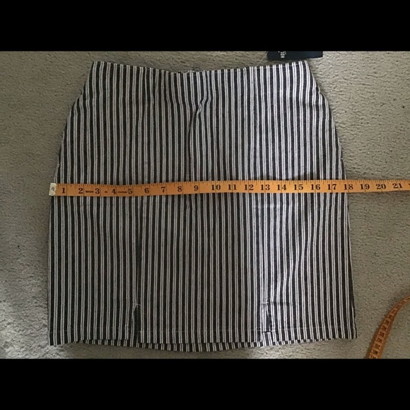 💖Host Pick💖 Hollister striped mini skirt - Picture 7 of 10